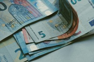 cartist-B5NMSj-Euro